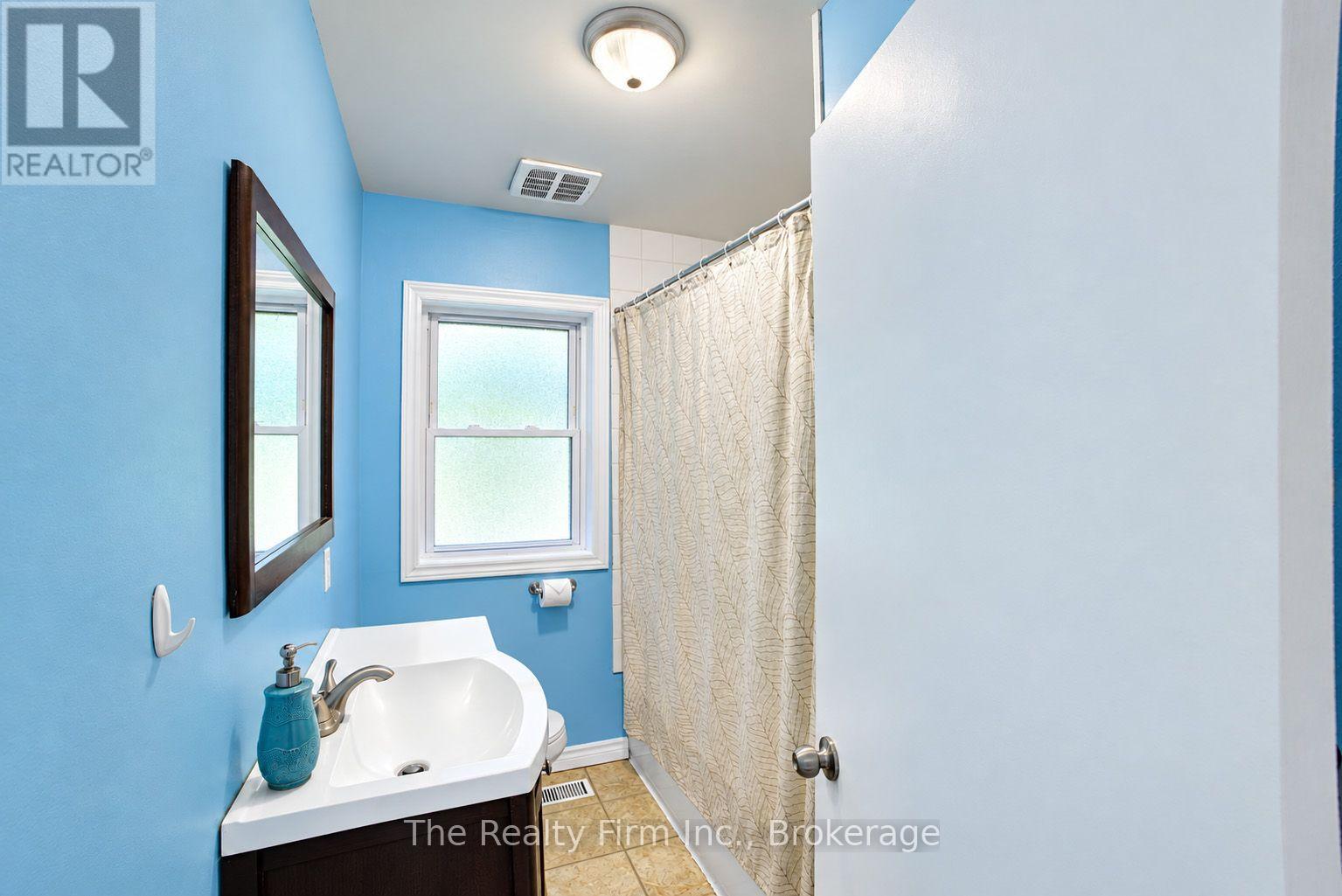 15 Dumbarton Street, Guelph, Ontario  N1E 3T4 - Photo 14 - X14082172
