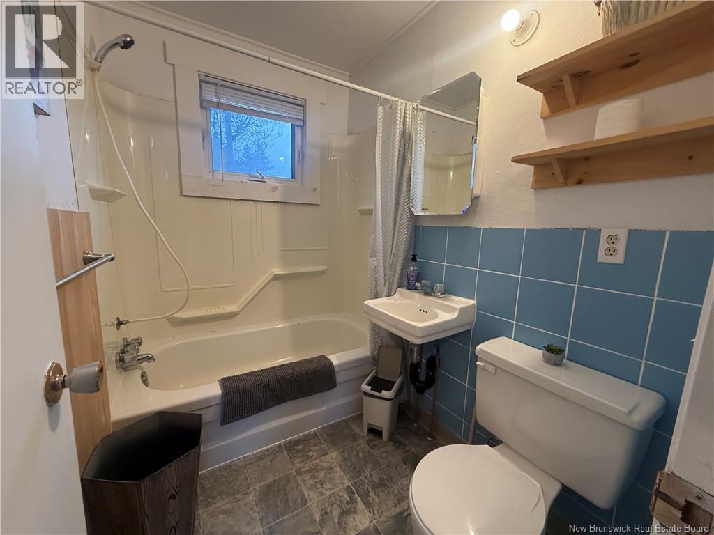 544 Chemin Du Parc, Val-Comeau, New Brunswick  E1X 1H1 - Photo 12 - NB149822