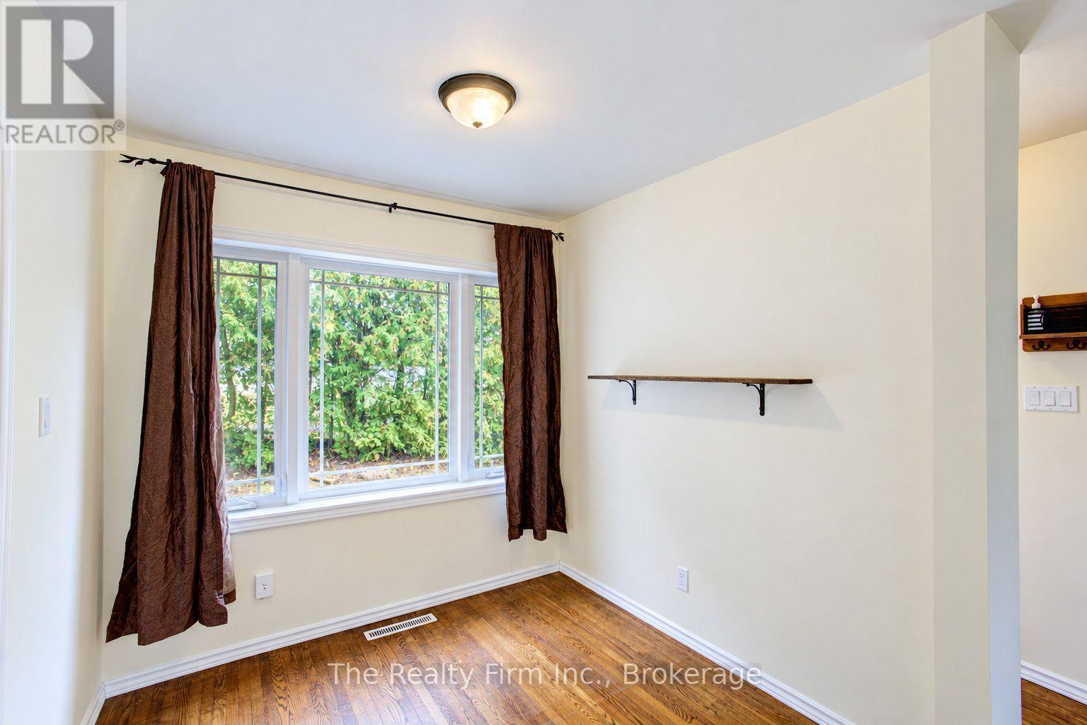 15 Dumbarton Street, Guelph, Ontario  N1E 3T4 - Photo 8 - X14082172