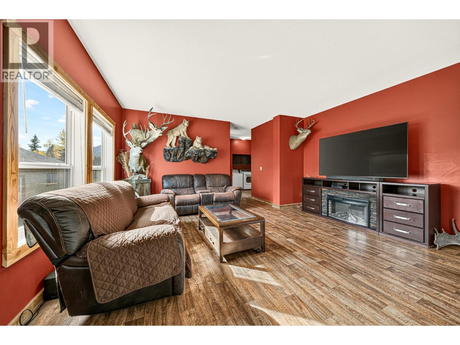6281 Lower Elk Valley Road, Sparwood, British Columbia  V0B 2G3 - Photo 3 - 10402993