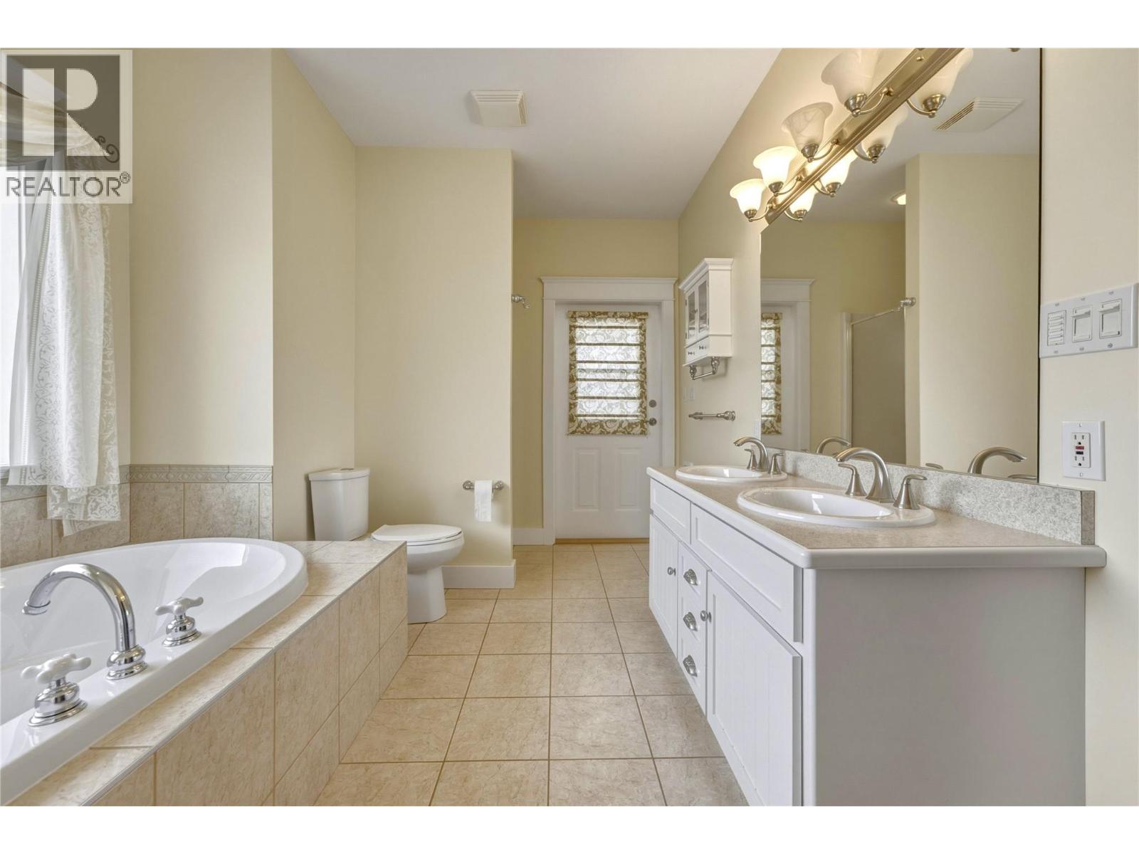 55 Peregrine Way, Vernon, British Columbia  V1H 1E4 - Photo 28 - 10403643