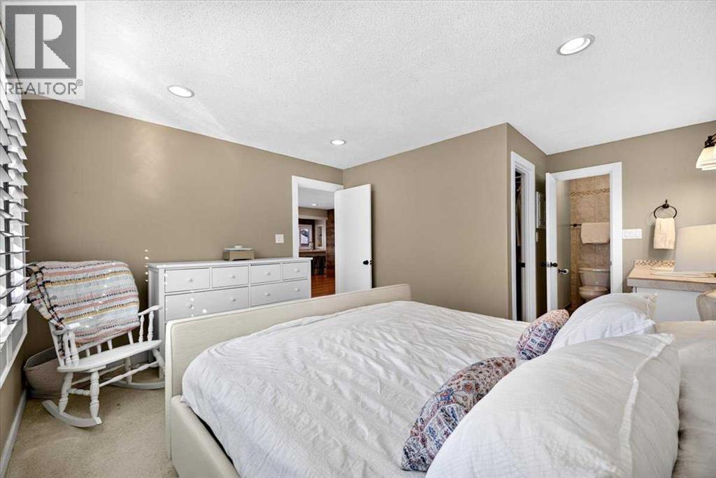 36 Lake Lucerne Close SE