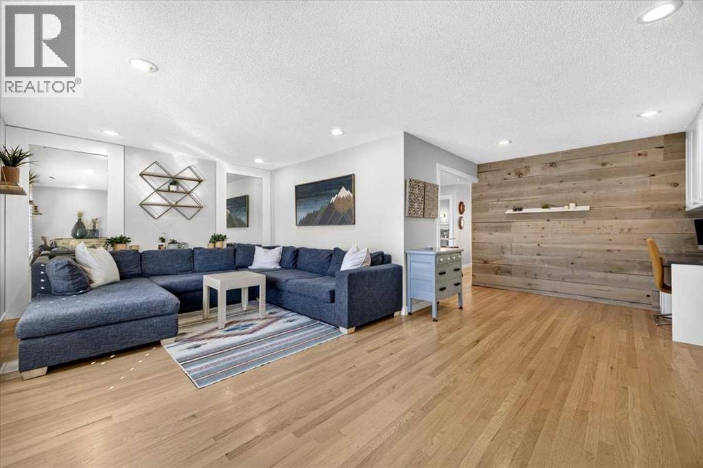 36 Lake Lucerne Close SE