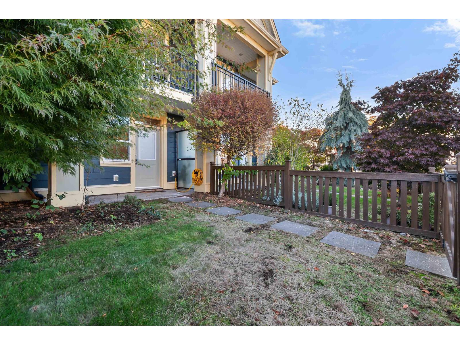41 45290 SOOWAHLIE CRESCENT|Garrison Crossing