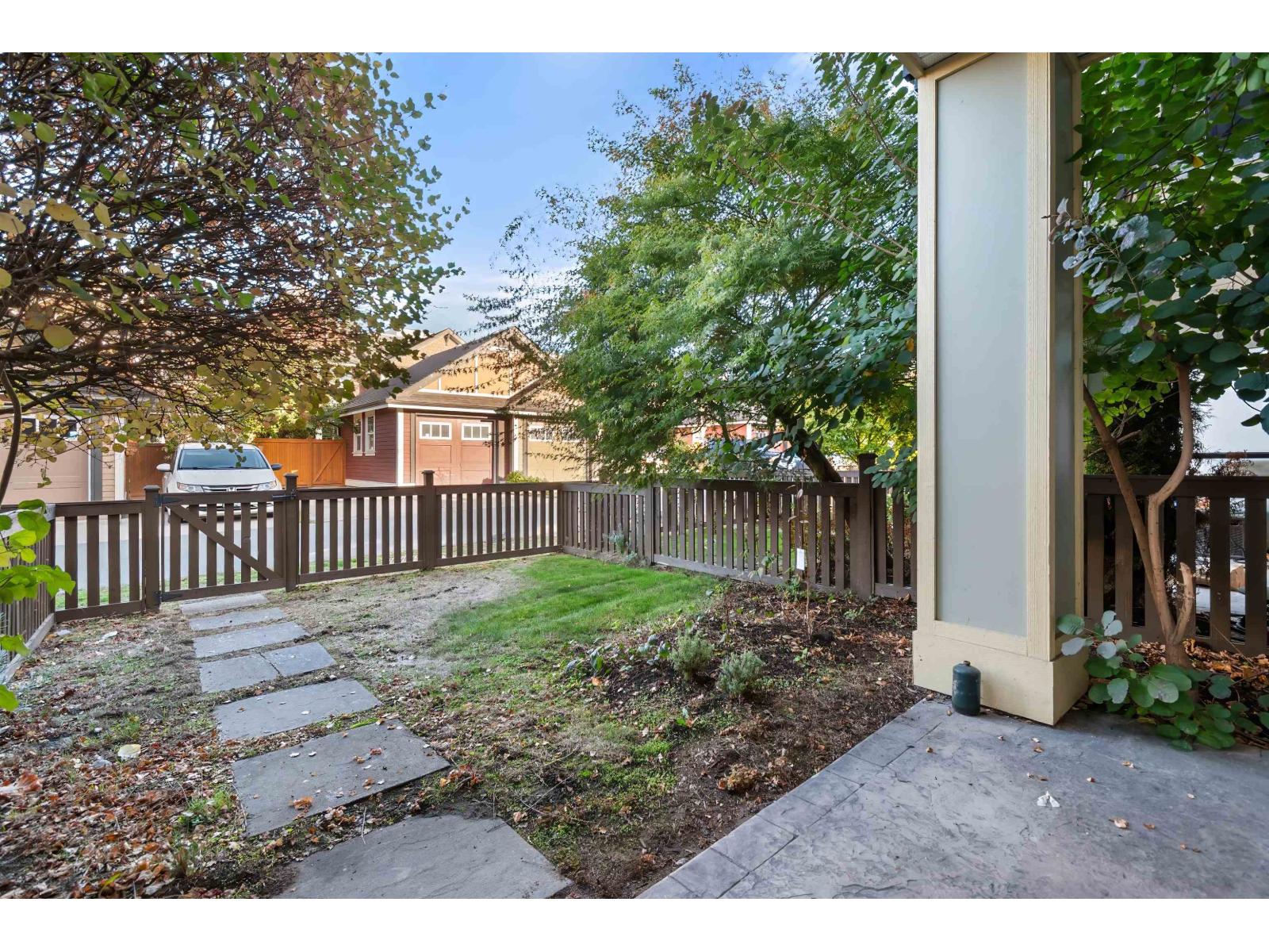 41 45290 SOOWAHLIE CRESCENT|Garrison Crossing