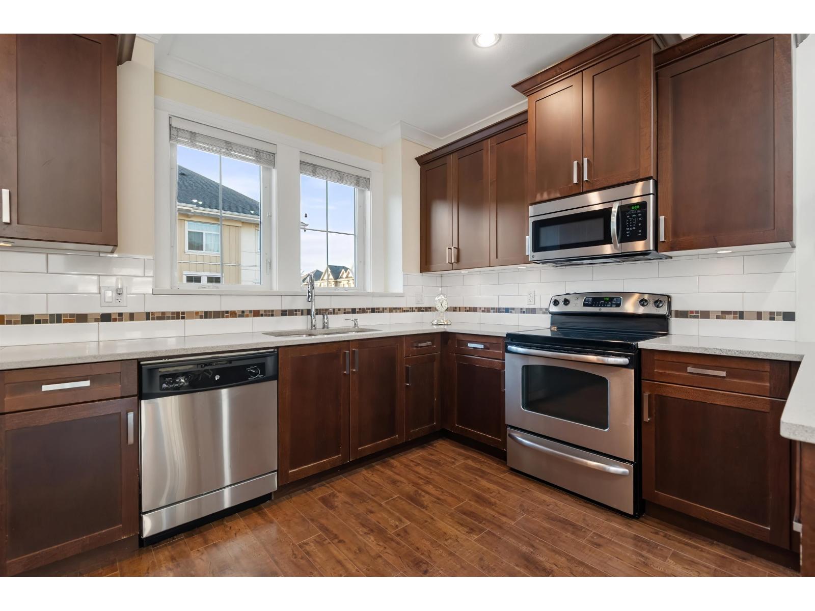 41 45290 SOOWAHLIE CRESCENT|Garrison Crossing