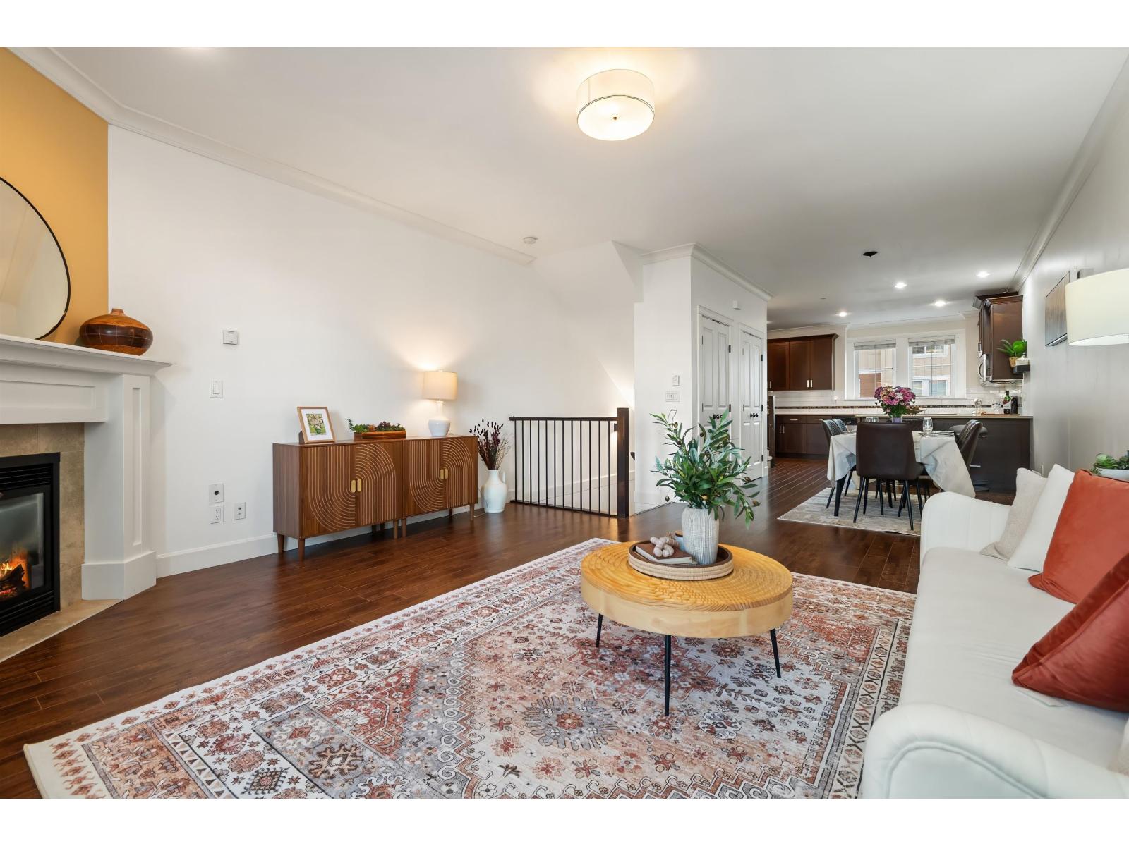 41 45290 SOOWAHLIE CRESCENT|Garrison Crossing