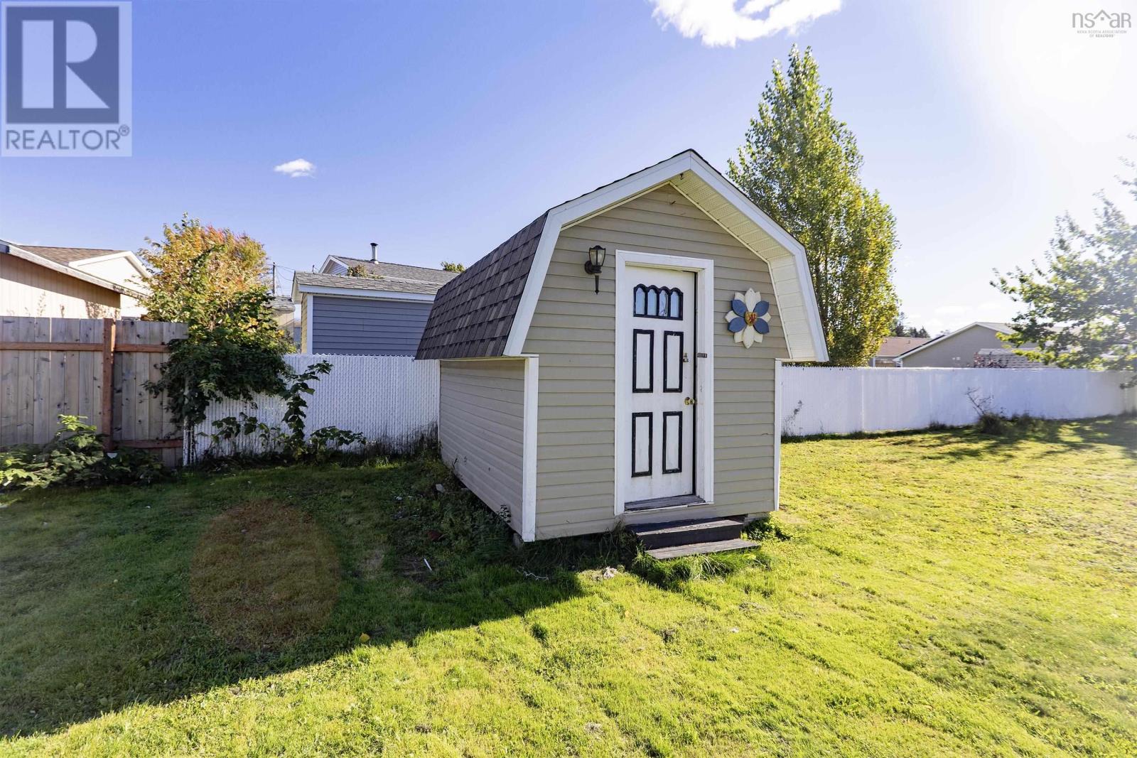 20 Dickey Street, Amherst, Nova Scotia  B4H 2H9 - Photo 6 - 202625740