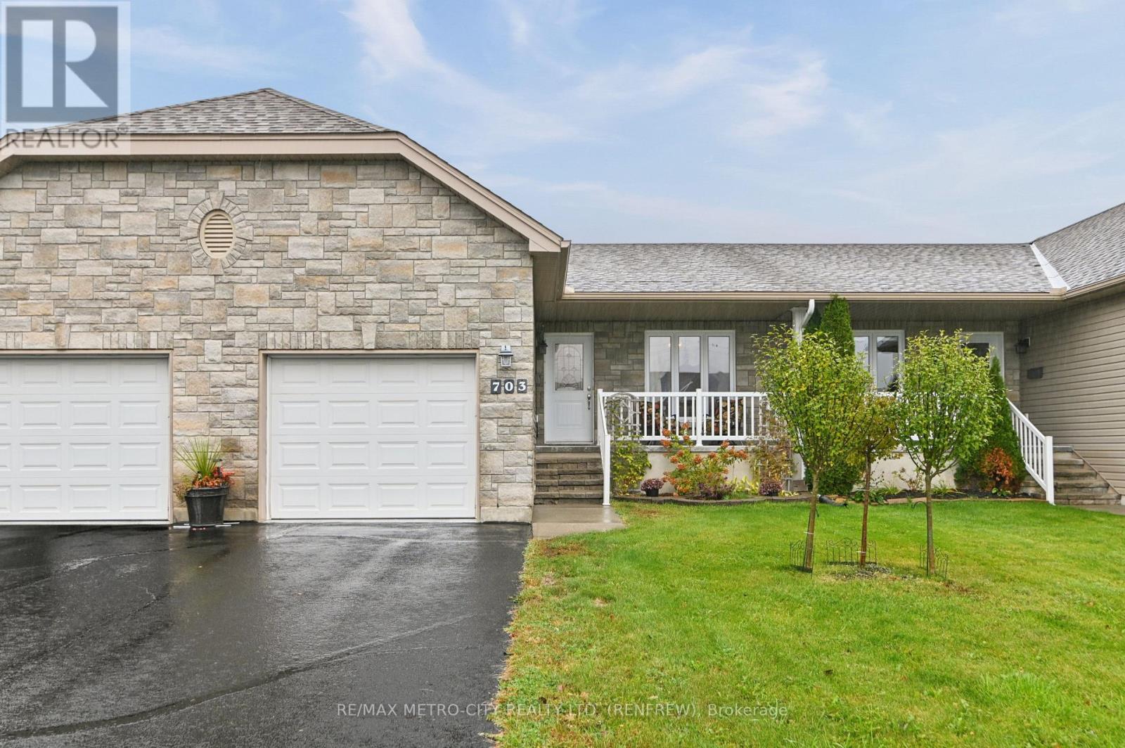 703 Aberdeen Street, Renfrew, Ontario  K7V 0A3 - Photo 2 - X14087620