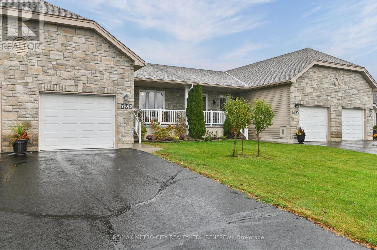 703 Aberdeen Street, Renfrew, Ontario  K7V 0A3 - Photo 3 - X14087620