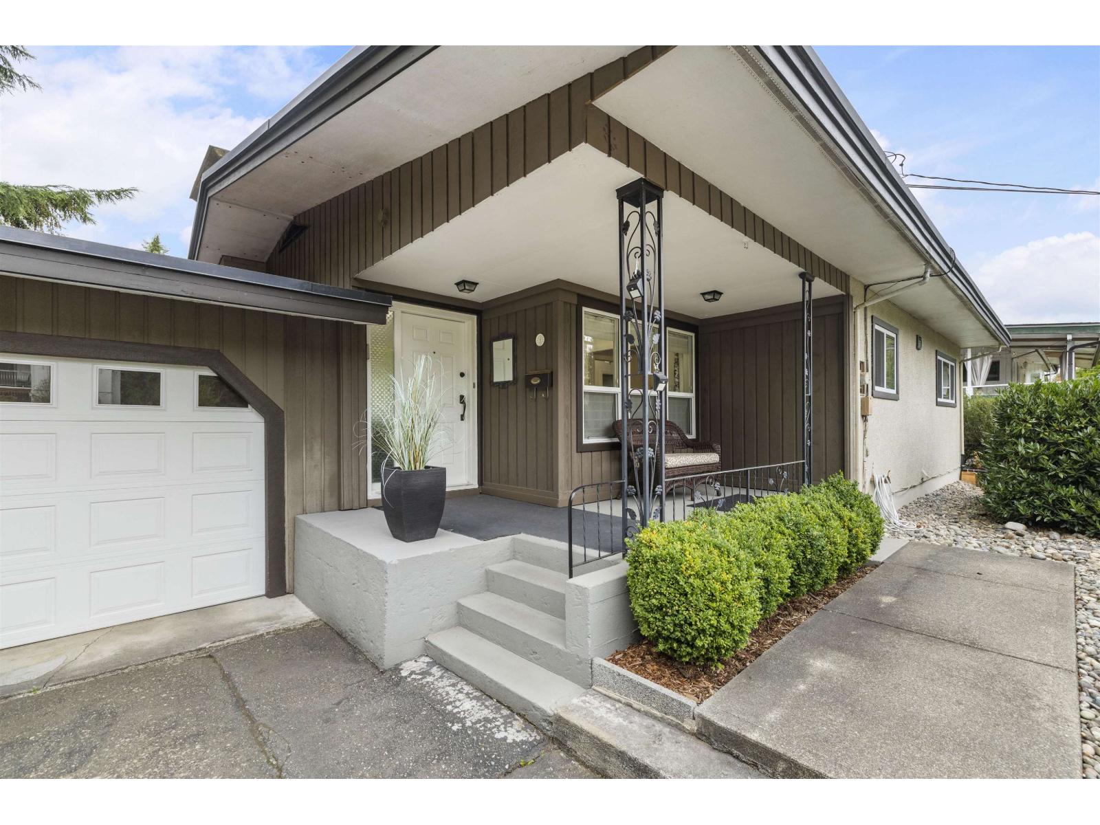2509 Alderview Street, Abbotsford, British Columbia  V3S 8J9 - Photo 3 - R3175701