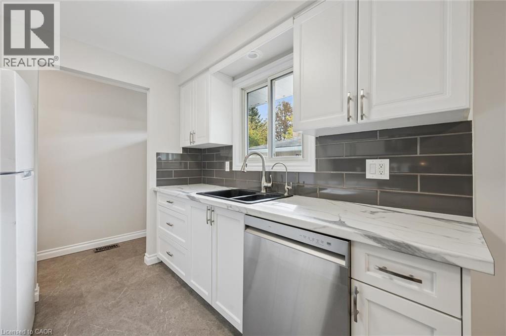 35 Pepperwood Crescent, Kitchener, Ontario  N2A 2R4 - Photo 14 - 40856397
