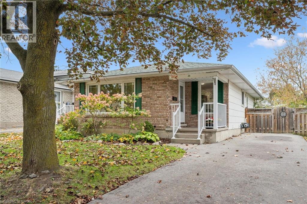 35 Pepperwood Crescent, Kitchener, Ontario  N2A 2R4 - Photo 3 - 40856397