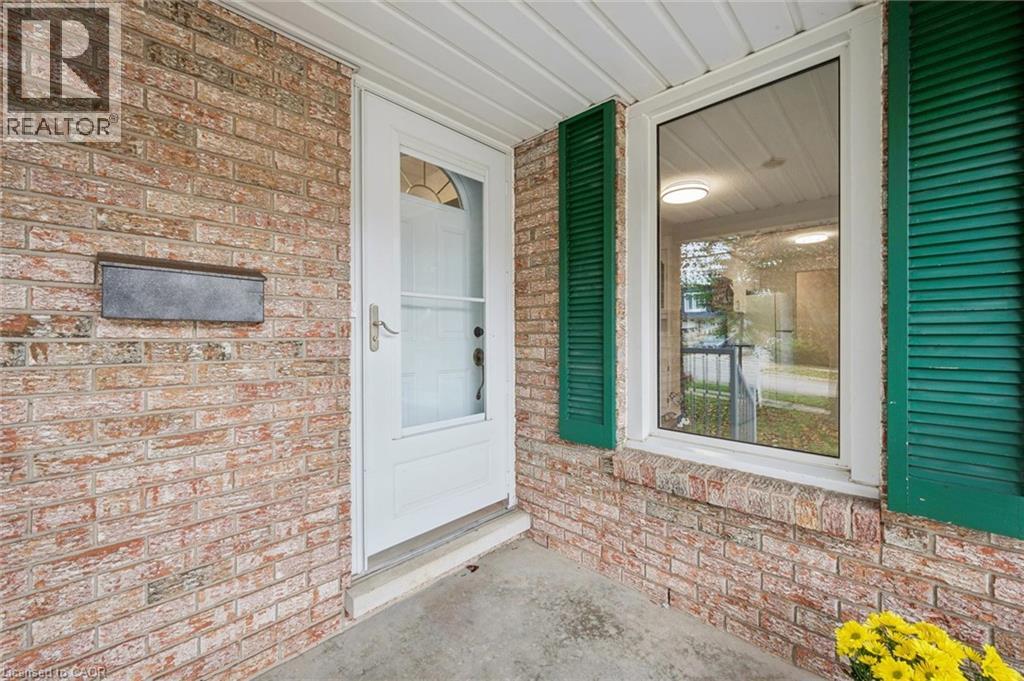 35 Pepperwood Crescent, Kitchener, Ontario  N2A 2R4 - Photo 4 - 40856397