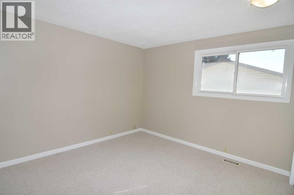 248 Bracewood Road SW, Calgary, Alberta  T2W 3C1 - Photo 11 - A2350192