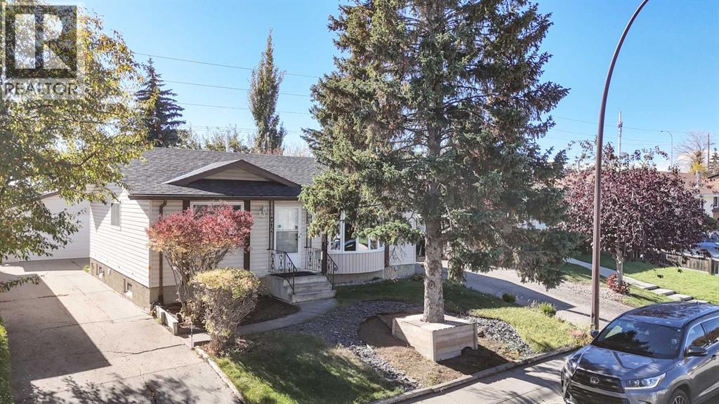 248 Bracewood Road SW, Calgary, Alberta  T2W 3C1 - Photo 2 - A2350192
