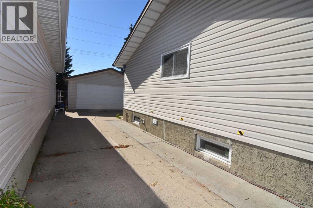 248 Bracewood Road SW, Calgary, Alberta  T2W 3C1 - Photo 28 - A2350192