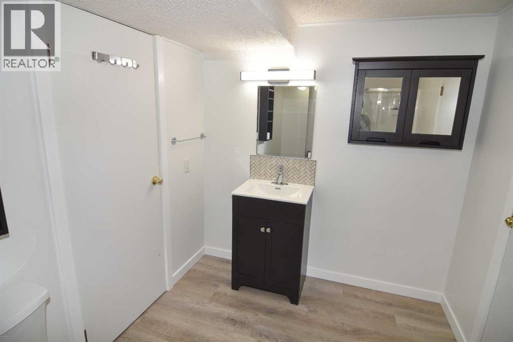 248 Bracewood Road SW, Calgary, Alberta  T2W 3C1 - Photo 21 - A2350192