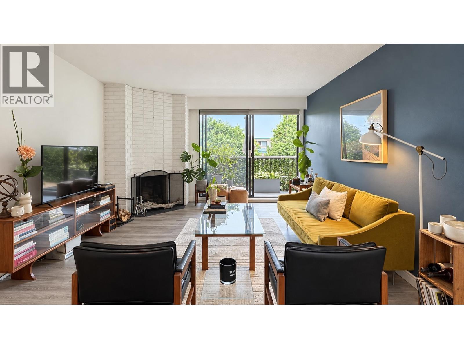 204 1610 Chesterfield Avenue, North Vancouver, British Columbia  V7M 2N7 - Photo 3 - R3176038