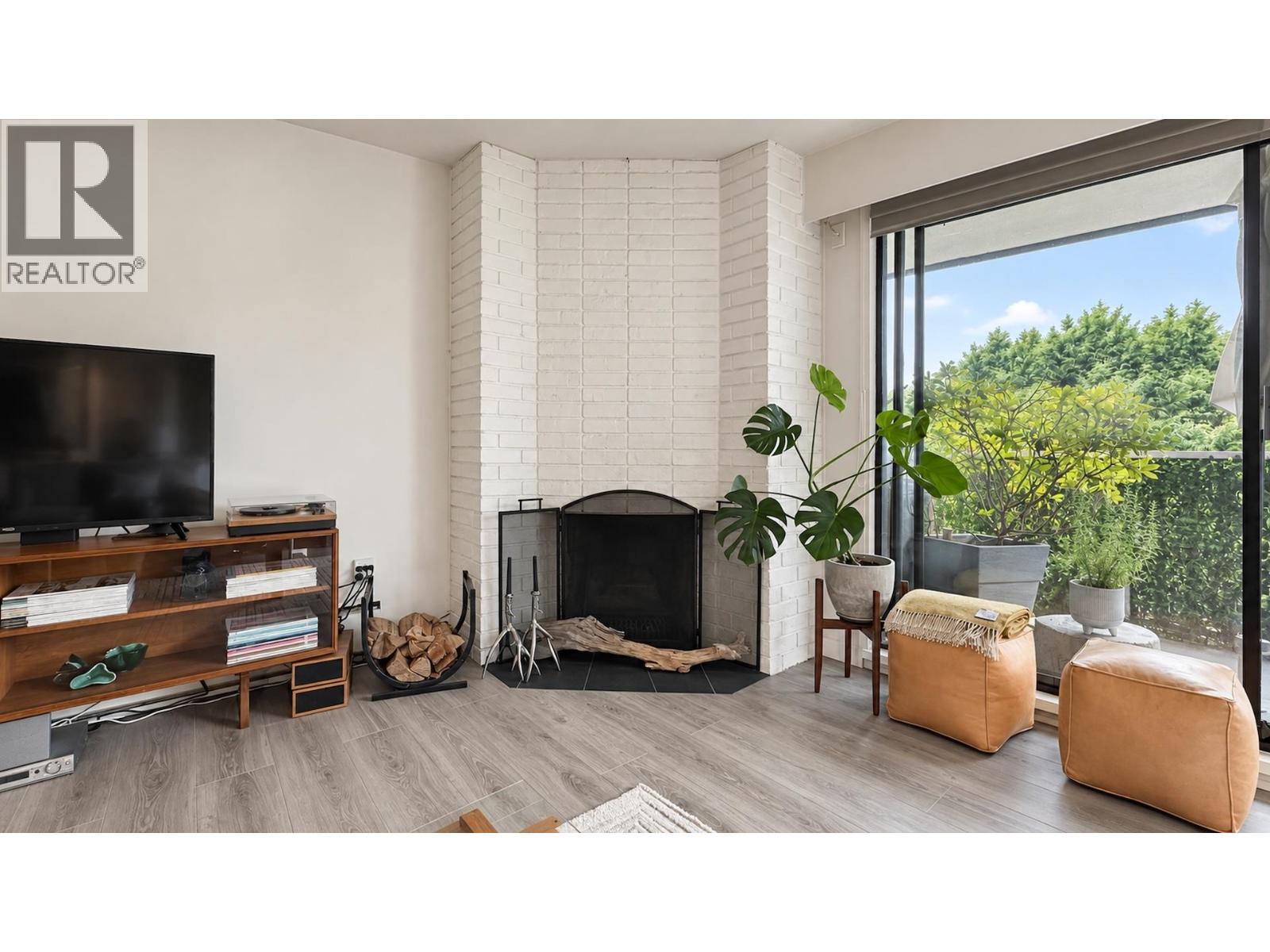 204 1610 Chesterfield Avenue, North Vancouver, British Columbia  V7M 2N7 - Photo 5 - R3176038
