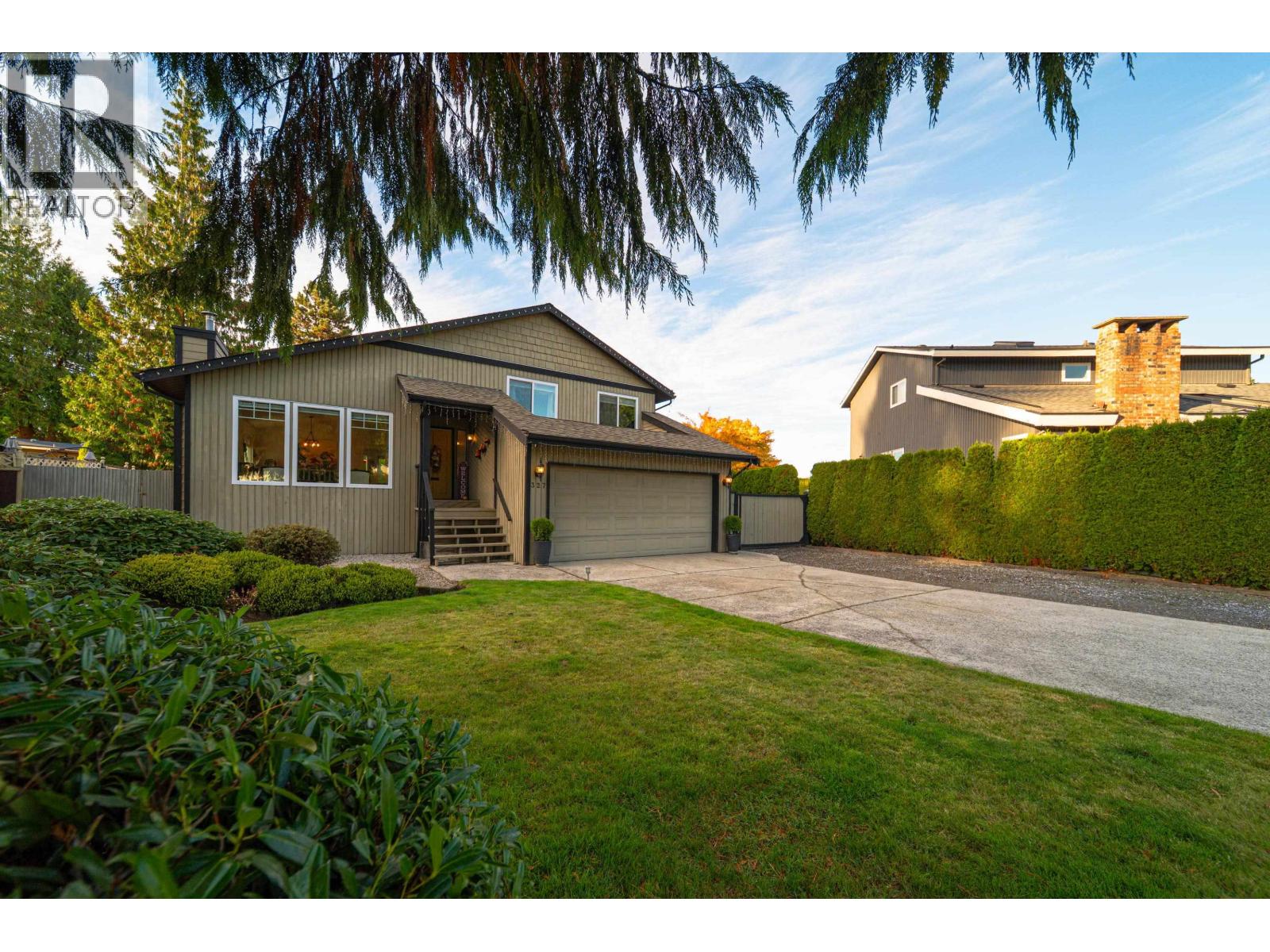 327 MOUNT ROYAL COURT, port moody, British Columbia