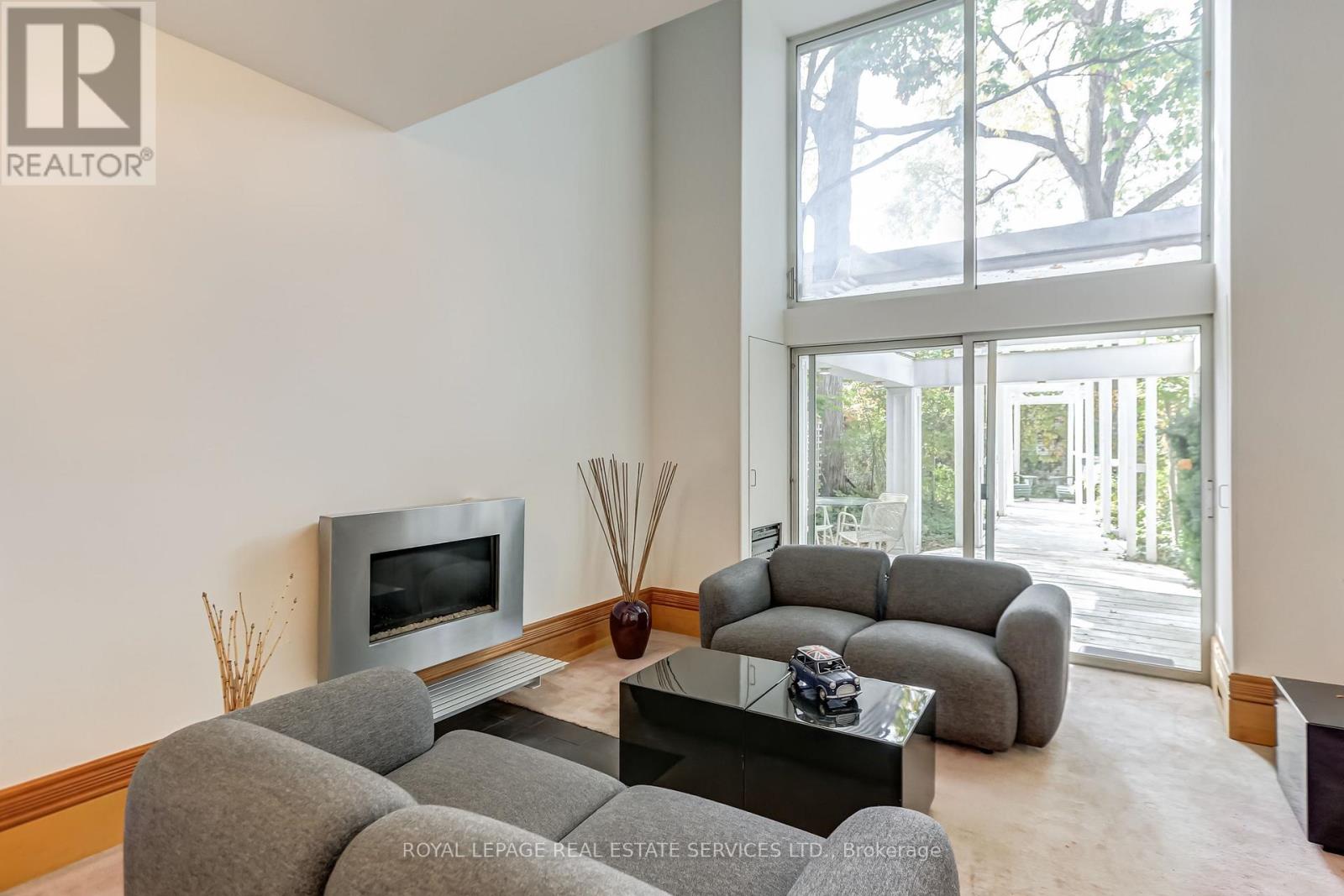 358 Sackville Street, Toronto, Ontario  M4X 1S4 - Photo 9 - C14034522