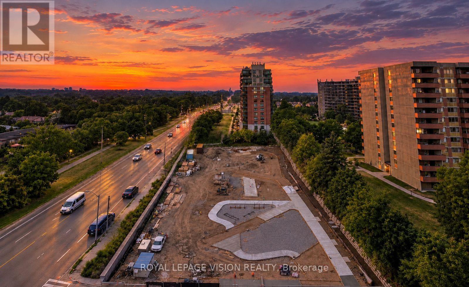 911 - 4010 EGLINTON AVENUE W, Toronto, Ontario