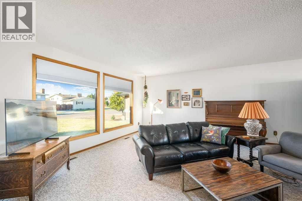 80 East Glen Drive SE
