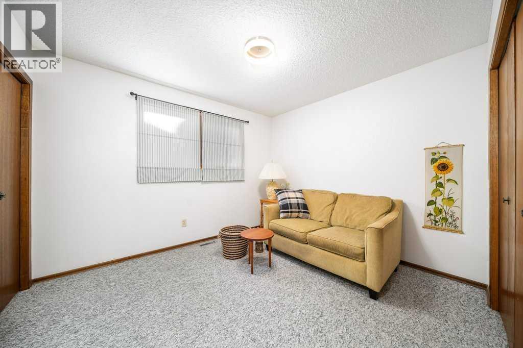 80 East Glen Drive SE