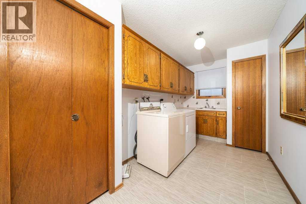 80 East Glen Drive SE