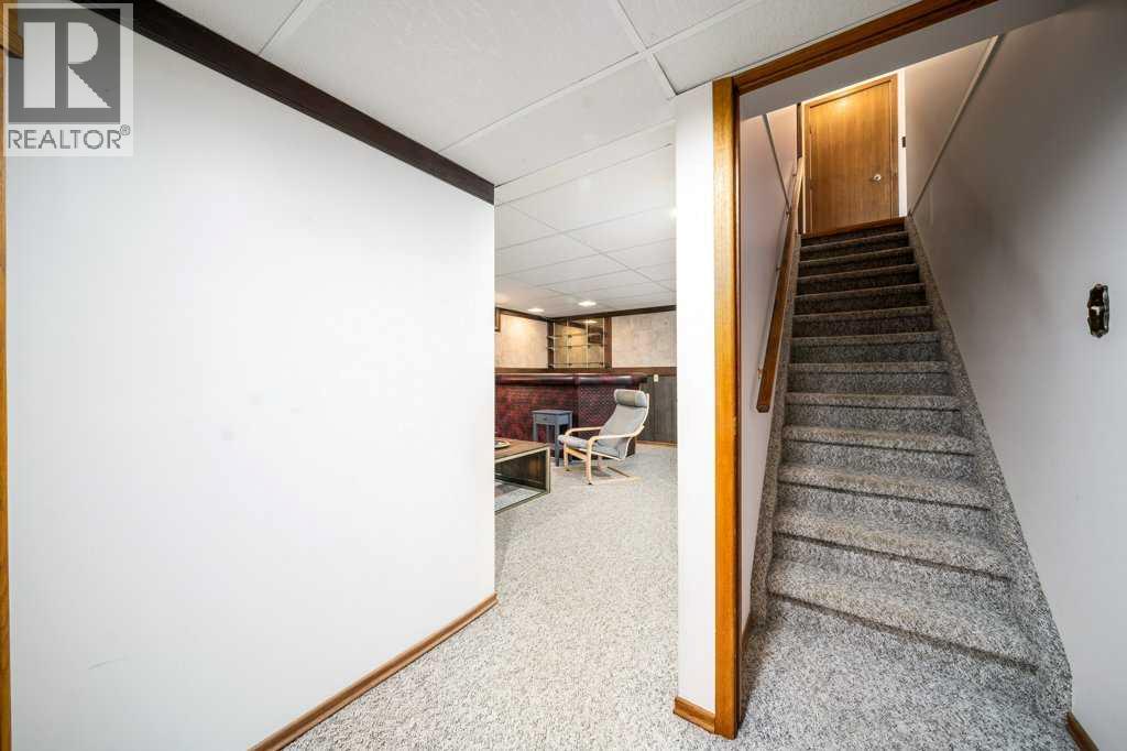 80 East Glen Drive SE