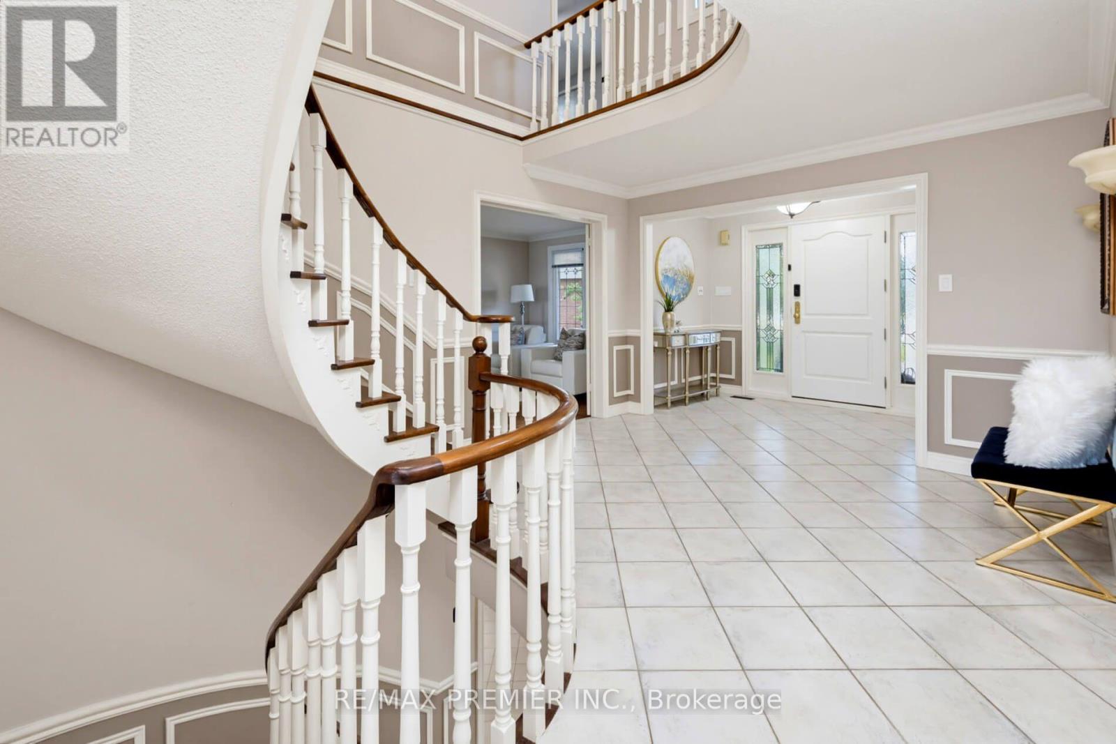 35 Yellow Pine Crescent, Vaughan, Ontario  L4L 3G8 - Photo 4 - N14087664