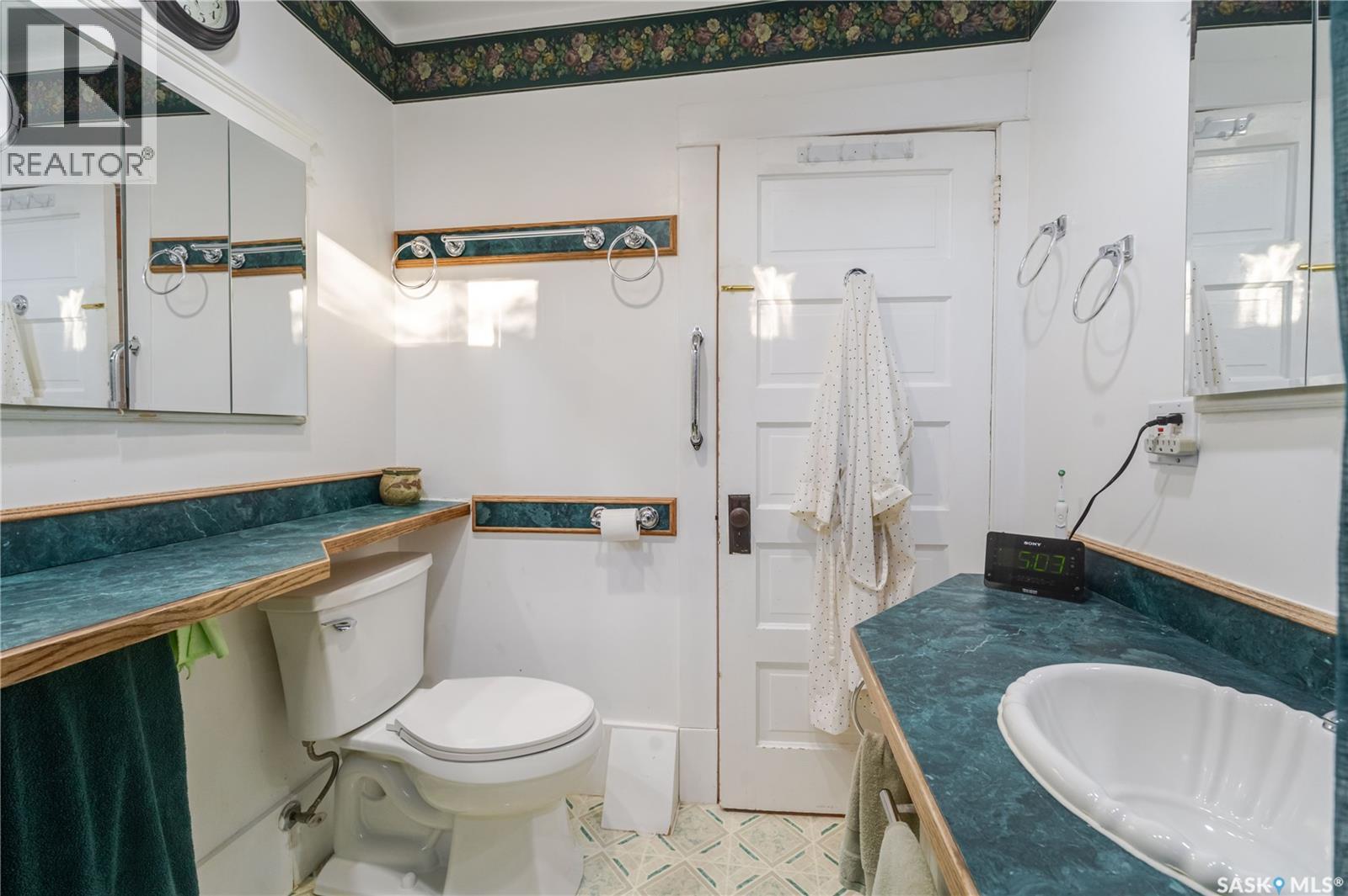 1172 Clifton Avenue, Moose Jaw, Saskatchewan  S6H 3L5 - Photo 34 - SK051288