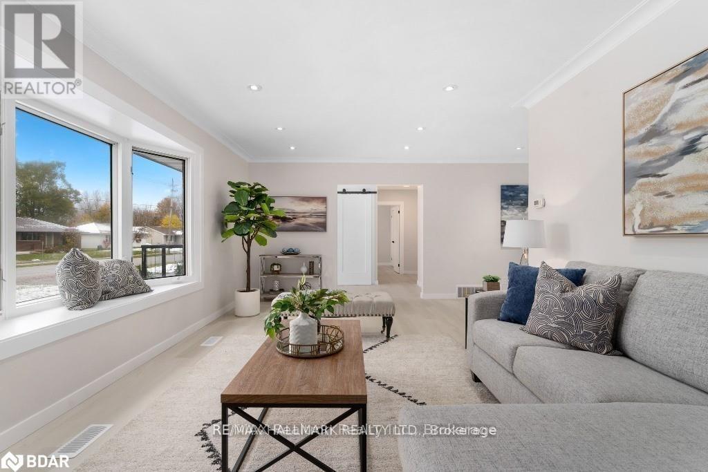 89 North St West (Main Floor Only) Street N, Orillia, Ontario  L3V 3S7 - Photo 3 - S13791872