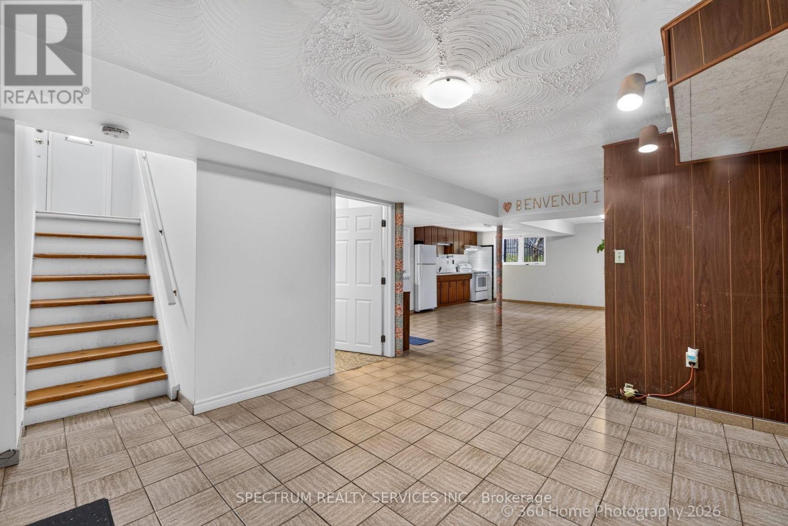 37 Newlin Crescent, Toronto, Ontario  M3L 1X5 - Photo 25 - W14087080