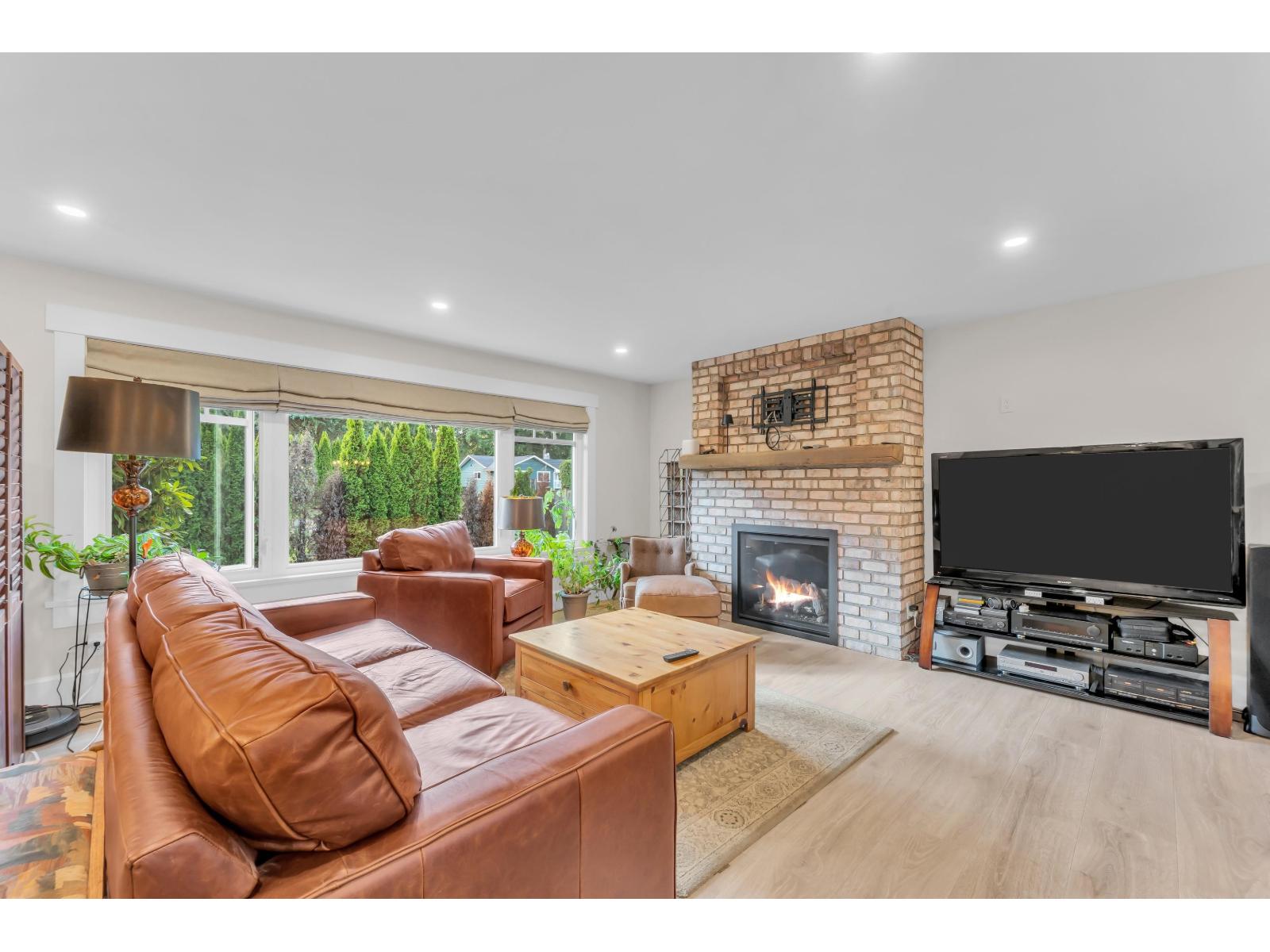 24633 56 Avenue, Langley, British Columbia  V2Z 1B9 - Photo 2 - R3176087