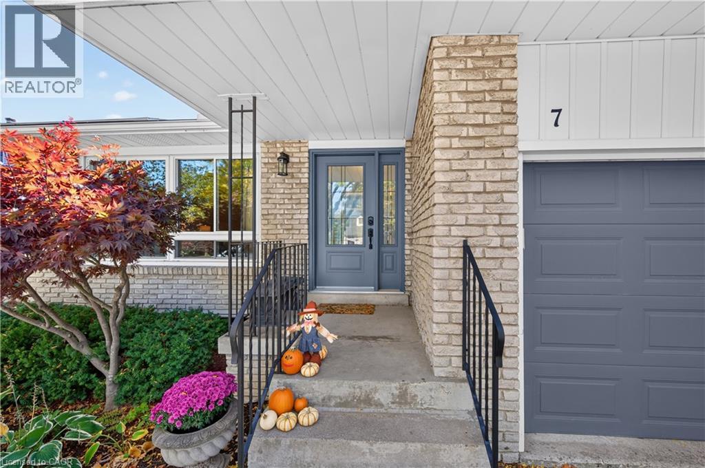 7 Fern Avenue, Waterdown, Ontario  L0R 2H6 - Photo 2 - 40869253