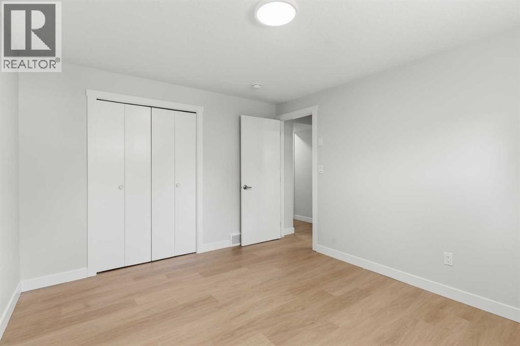 30 / 32 Dalton Bay NW, Calgary, Alberta  T3A 1H8 - Photo 28 - A2349383