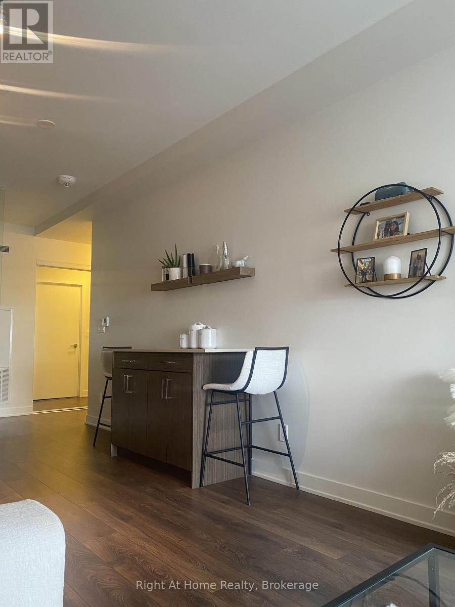 1205 - 2 Sonic Way, Toronto, Ontario  M3C 0P2 - Photo 5 - C13886784
