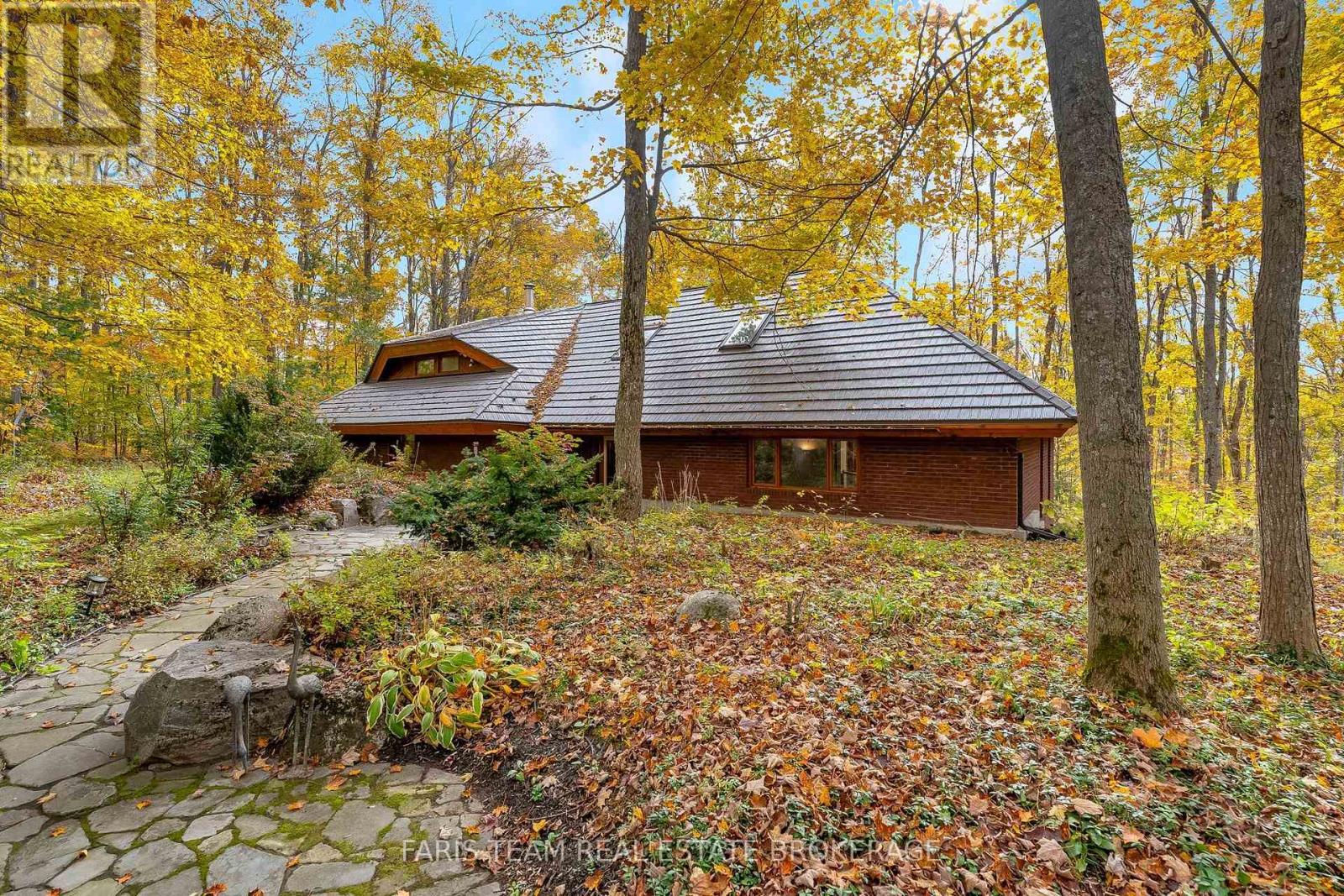 15 Scottdale Drive, Oro-Medonte, Ontario  L0L 1T0 - Photo 2 - S13866050