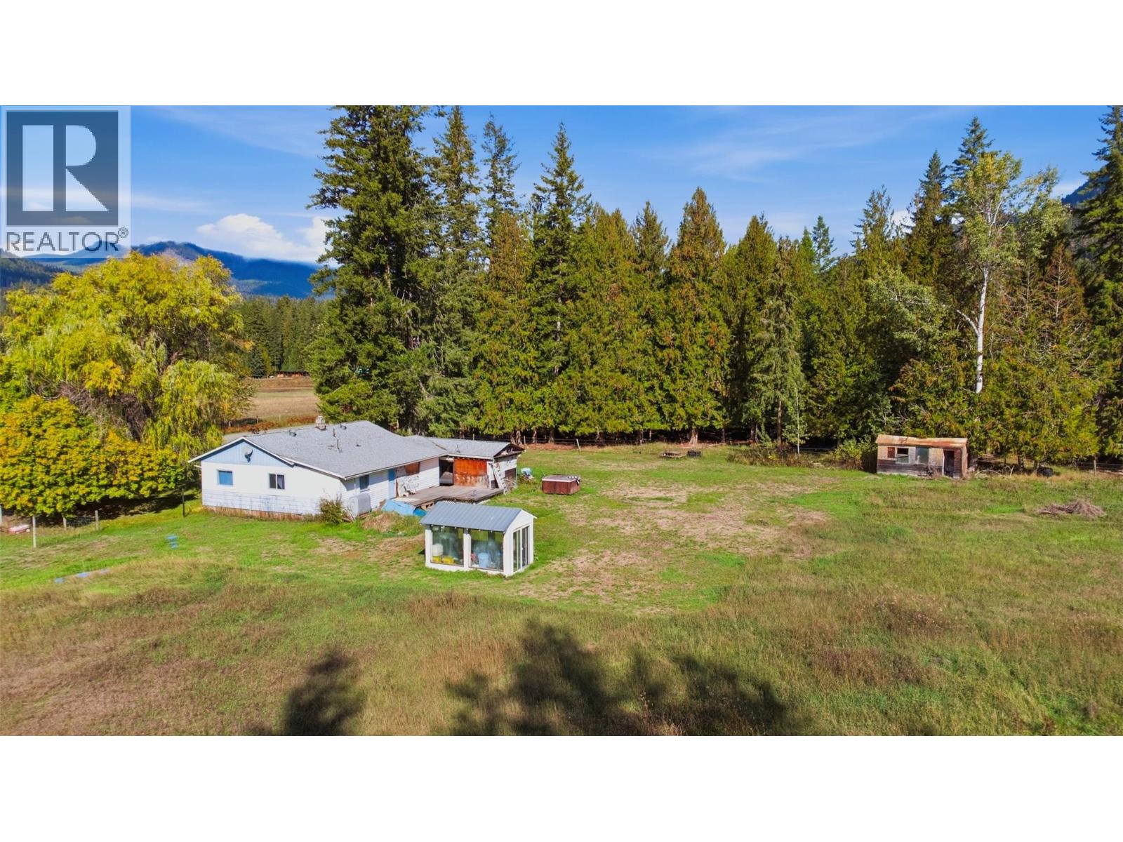 2613 Lumby Mabel Lake Road