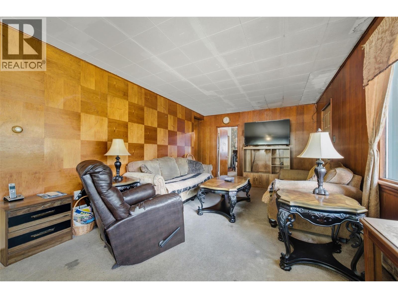 2613 Lumby Mabel Lake Road