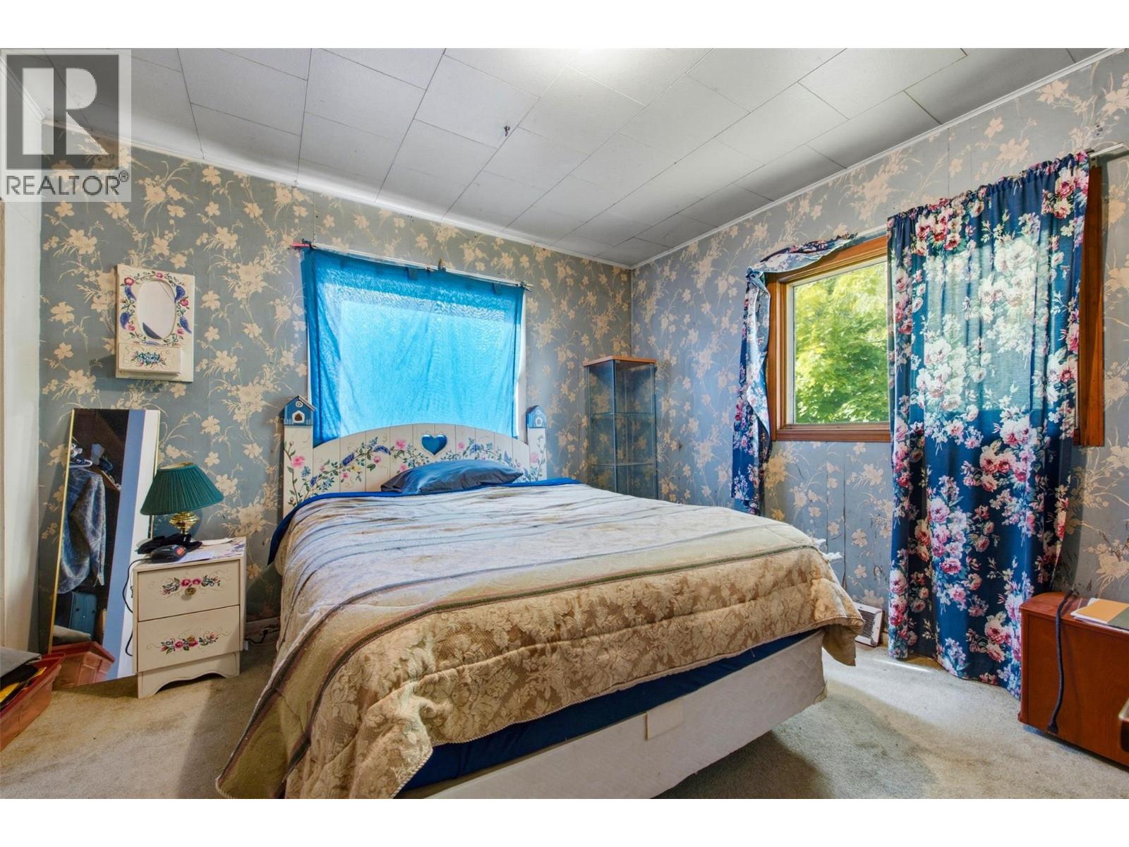 2613 Lumby Mabel Lake Road