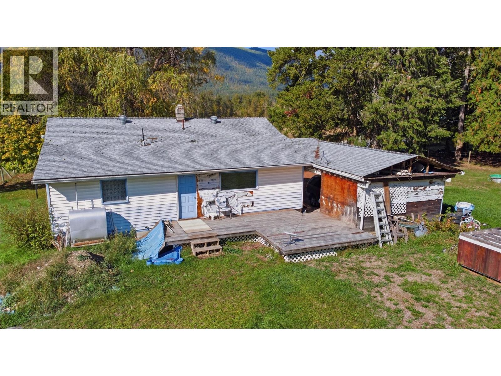 2613 Lumby Mabel Lake Road