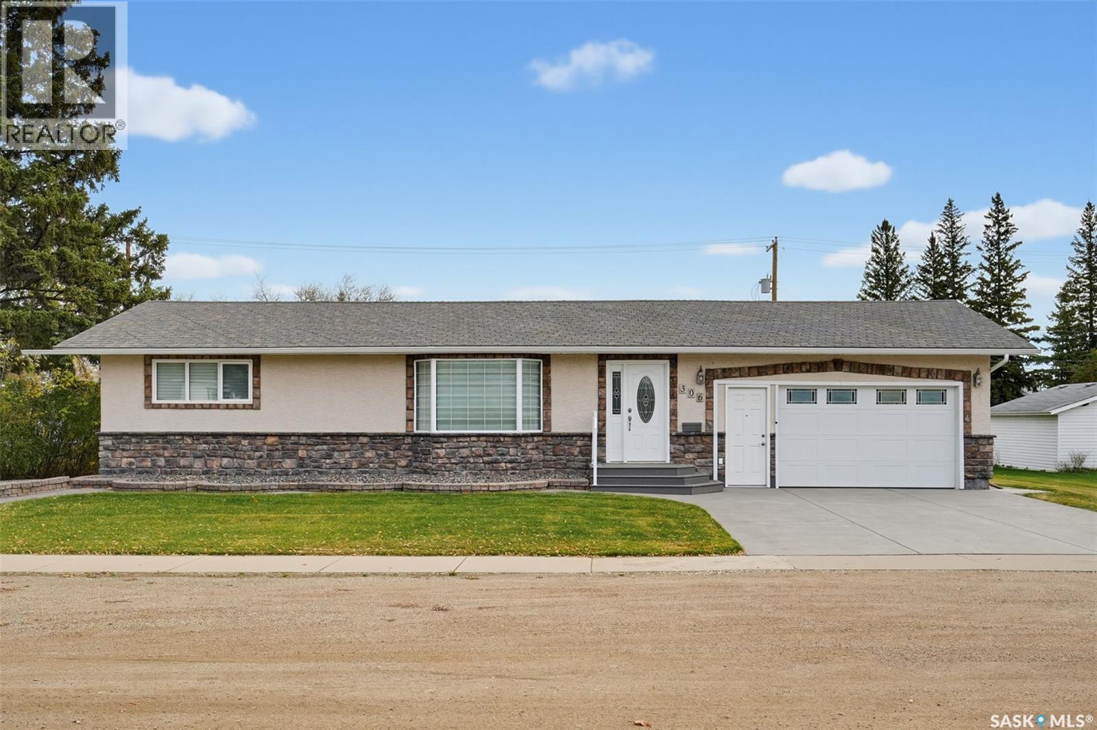 306 3rd STREET E, vonda, Saskatchewan