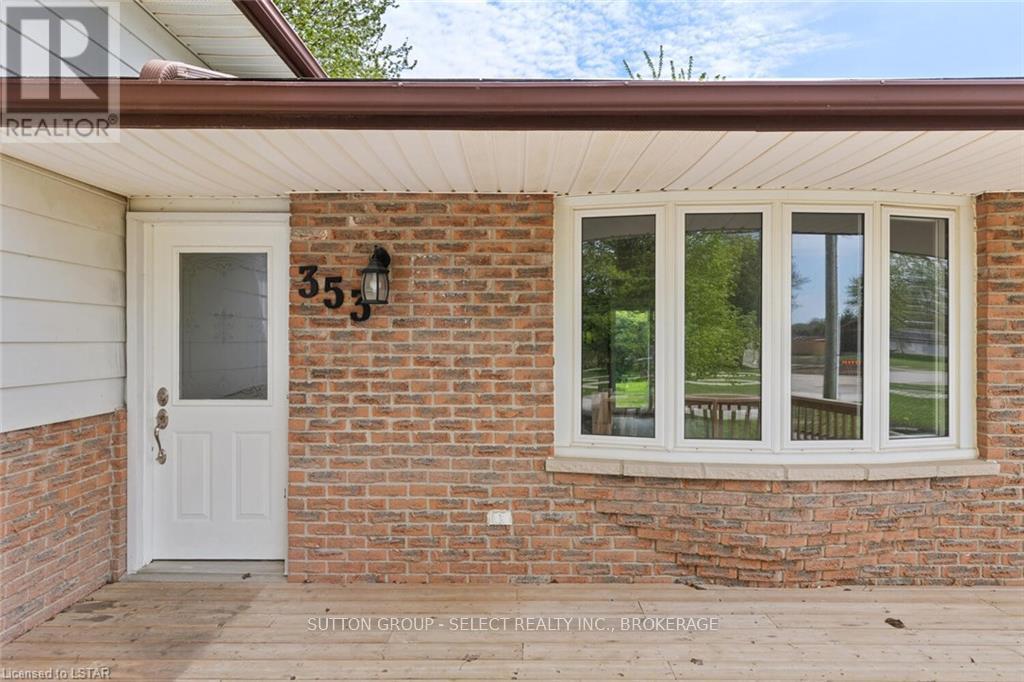 353 Dominion Street, Strathroy-Caradoc, Ontario  N7G 3G9 - Photo 3 - X14087802