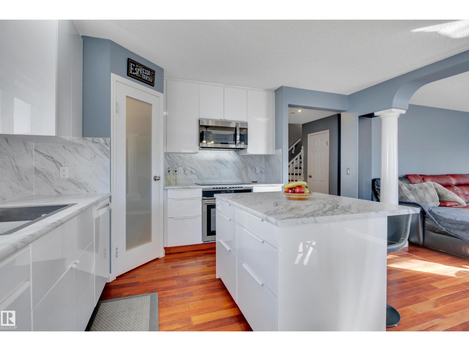 32 MOBERG RD