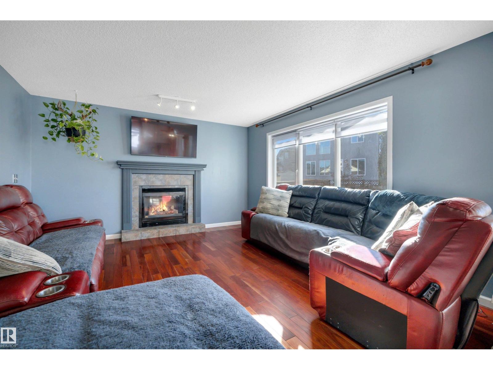 32 MOBERG RD