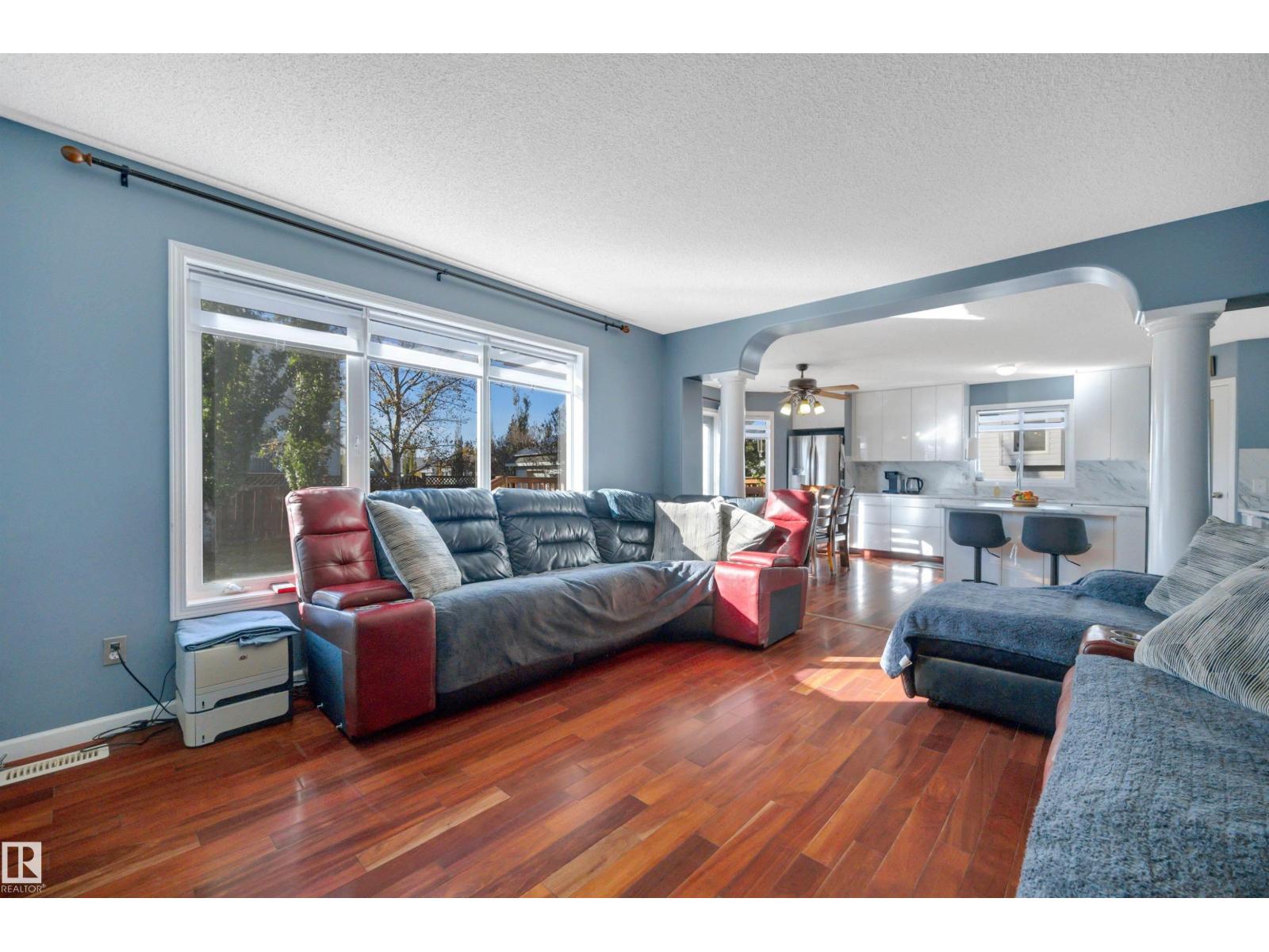 32 MOBERG RD