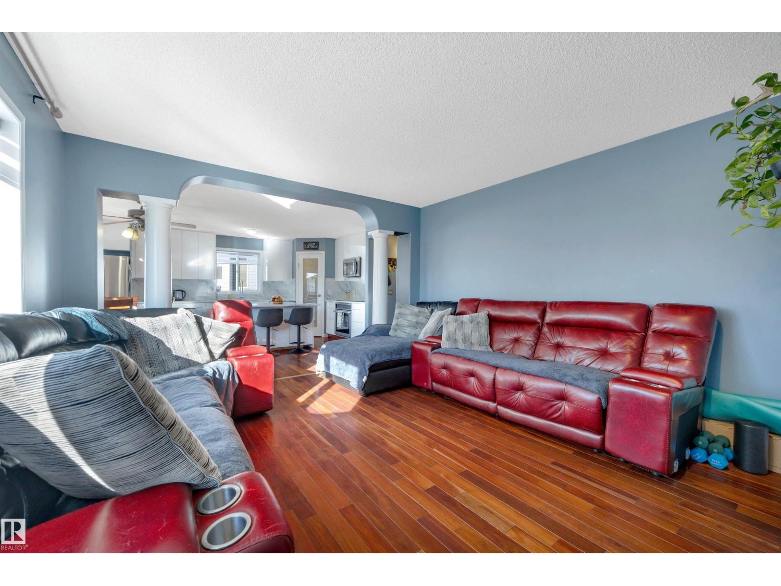 32 MOBERG RD